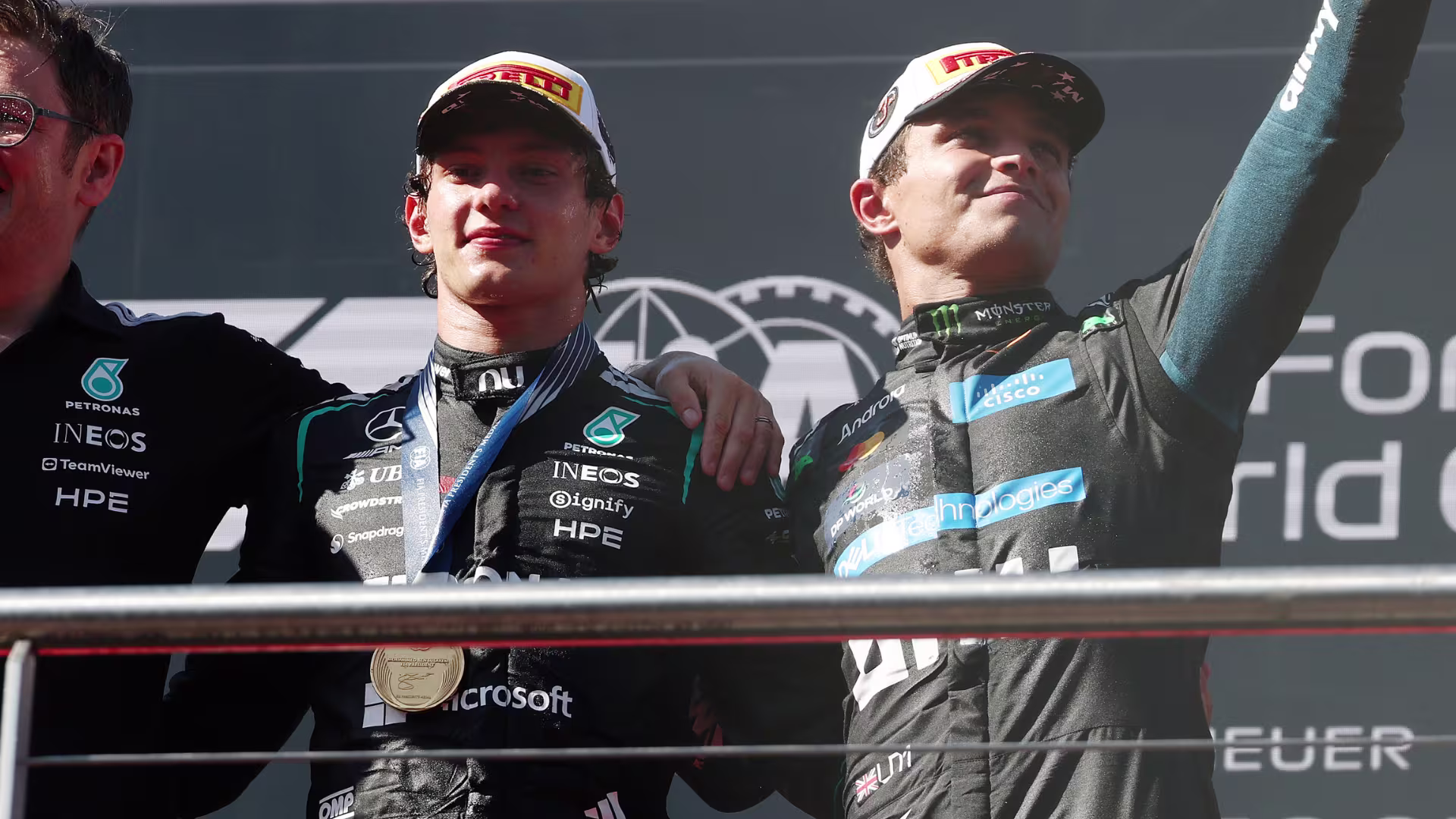 'Tem estado dois níveis acima' Lando Norris sobre Antonelli e Russell.