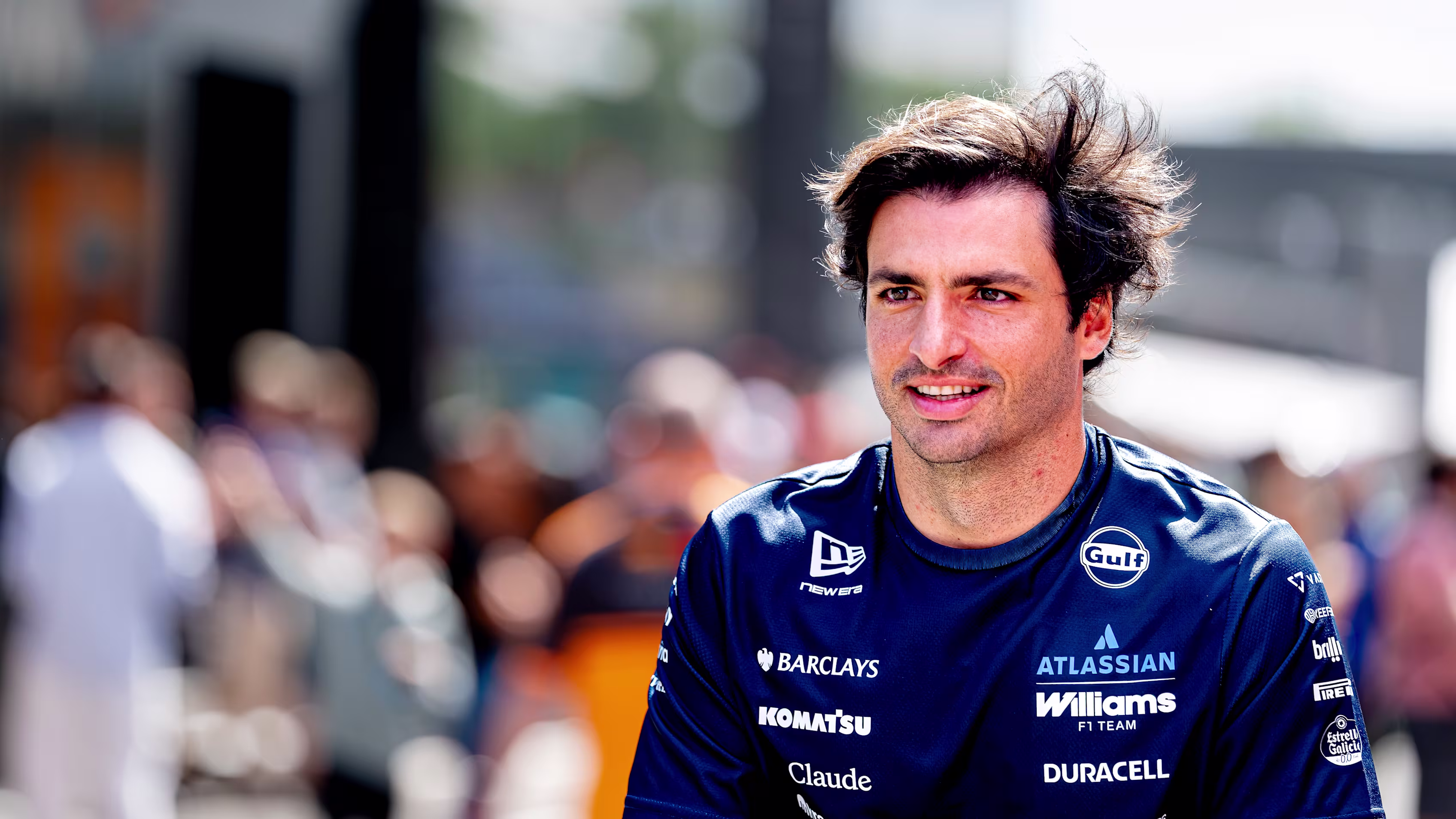 Carlos Sainz pede paciência aos pilotos mais rápidos. 